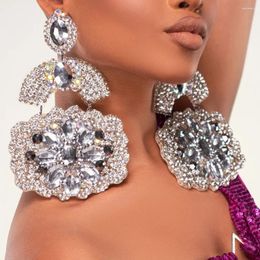 Boucles d'oreilles pendantes géométriques en strass, fleur exagérée pour bal de promo pour femmes, déclaration surdimensionnée en cristal suspendue, bijoux d'oreille de mariée