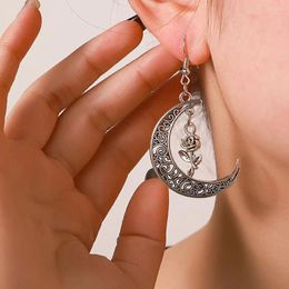 Boucles d'oreilles en peluche gothique 1pair love coeur boucle oreille Occulte Crescent Witch pour femmes Gifts de bijoux géométriques vintage faits à la main