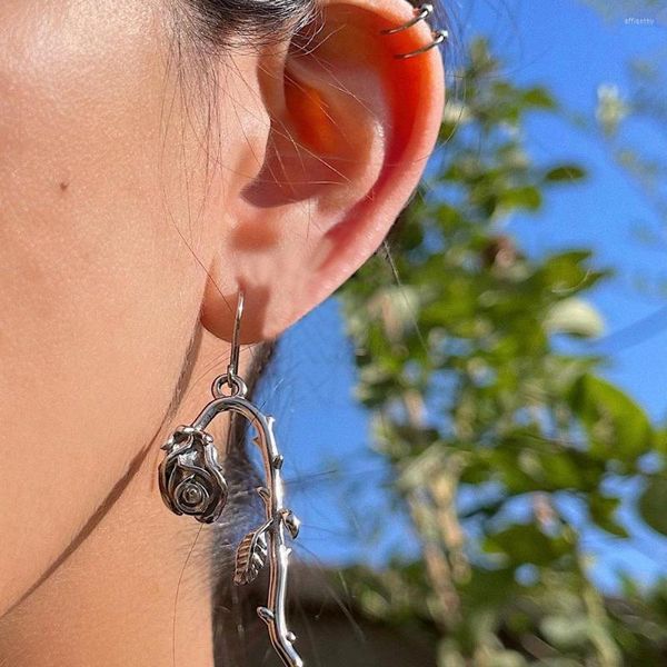 Dangle Boucles D'oreilles Gothique Antique Argent Plaqué Barbelé Rose Peur Coeur Épée Punk Vintage Foncé Romantique Goutte Pour Les Femmes