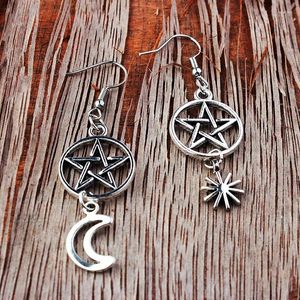 Boucles d'oreilles pendantes gothiques pentagramme asymétrie lune étoile pour femmes géométrie couleur argent Vintage Piercing bijoux accessoires VGE105