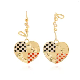 Boucles d'oreilles en peluche Haike original 925 Silver Silver Love Sweet asymétrique Peach Heart Échecboard puzzle Femme Fashion Personnalité Simple