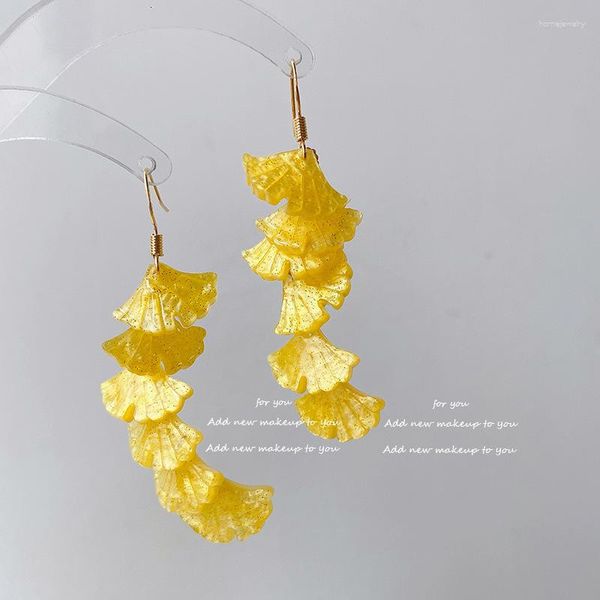 Pendientes colgantes hechos a mano, joyería para las orejas, una rama de Ginkgo, gancho de borla amarilla, literario, artístico, étnico de verano para mujeres 0345