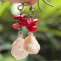 Boucles d'oreilles en peluche à la main White Natural Baroque Perle rouge Coral Silver Chandelier Femmes Drop Bridal Men Clip-on Modern Crystal moderne