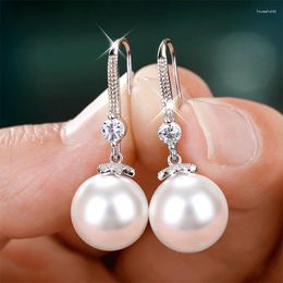 Huitan – boucles d'oreilles rondes élégantes, Imitation de perles éblouissantes, CZ pour femmes, fiançailles, mariage, accessoires gracieux, à la mode