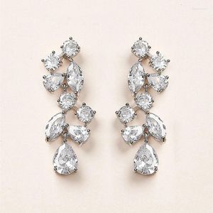 Pendientes colgantes Huitan cristal brillante Zirconia cúbica boda para mujeres Ly diseñado estético joyería de fiesta femenina a granel