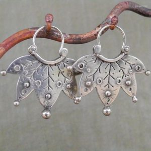 Boucles d'Oreilles Pendantes Jester - Style Cerceau Couleur Argent