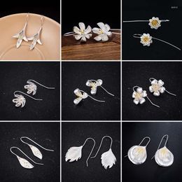 Jisensp – boucles d'oreilles pendantes en forme de fleur pour femme, couleur argent, Design floral, élégant, cadeaux de saint-valentin, Bijoux