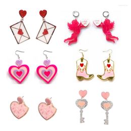 Pendientes colgantes de corazón rosa a la moda coreana para mujer, pendientes de acrílico con letras bonitas para el Día de San Valentín, regalo, joyería divertida para fiesta