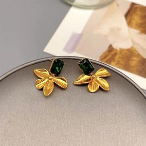 Boucles d'oreilles pendantes rétro coréennes incrustées d'émeraudes en forme de fleur pour femmes, placage Simple et élégant, bijoux en or 18 carats, vente en gros