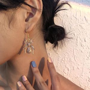 Dangle Boucles D'oreilles Lalynnly Halloween Mode Doux Rose Couleur Araignée Motif Strass Goutte Pour Les Femmes Parti Cadeau Bijoux En Gros E9871