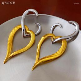 Pendientes colgantes de metal grande corazón de dos tonos para mujeres accesorios de vacaciones estilos de diseñador elegantes regalos encantadores c1486