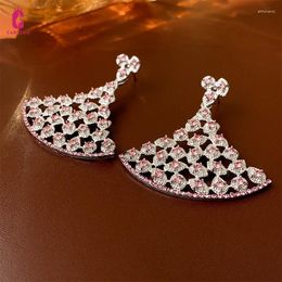 Boucles d'oreilles pendantes légères de luxe pour femmes, bijoux de fête en forme d'éventail, goutte géométrique en forme d'éventail, sens haut de gamme, à la mode