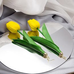 Boucles d'oreilles en peluche Locoacc du tempérament jaune Tulip Green Couleur Feuilles pour les femmes accessoires de pendentif floral arcylique