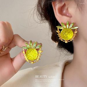 Boucles d'oreilles en peluche luxe et conception personnalisée avec des strass ananas un style vintage exquis sucré pour les femmes