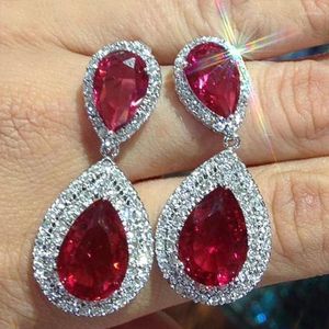 Boucles d'oreilles pendantes de luxe en forme de poire rouge CZ pour femmes, bijoux suspendus scintillants pour fête d'anniversaire de mariage, couleur argent