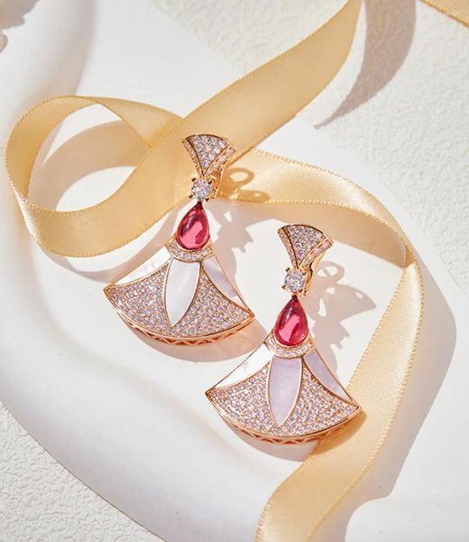 Boucles d'oreilles pendantes de luxe en forme d'éventail de coquille blanche avec étoiles plaquées or, même Style que les célébrités, forme élégante pour femmes, Anti-allergie