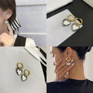 Boucles d'oreilles pendantes en métal, cœur bicolore, clous détachables pour femmes, Design classique, bijoux à la mode, cadeau de fête