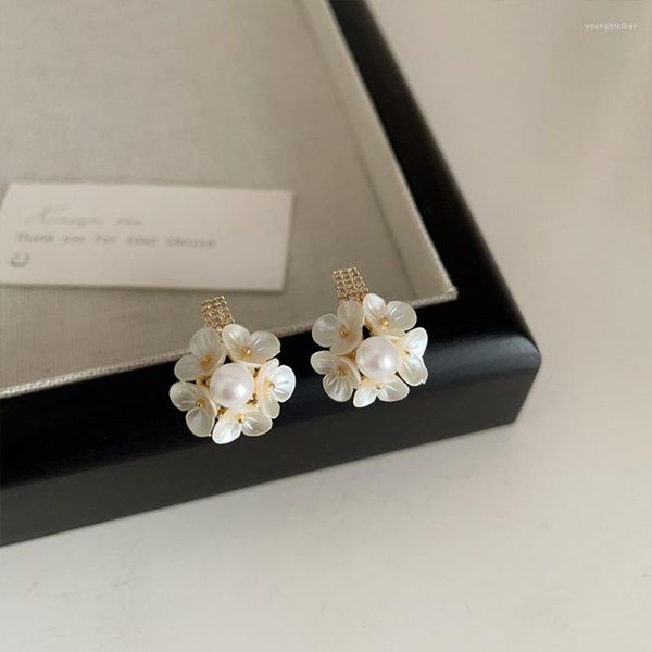 Pendientes colgantes Minar fantasía brillante CZ Zirconia cúbica Color blanco Concha Natural flores de perlas de imitación declaración para mujeres 2023