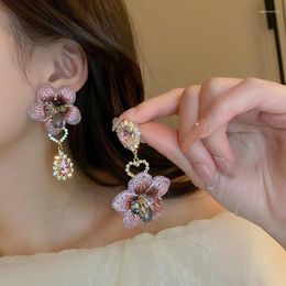 Boucles d'oreilles en peluche minar coréen rose rose ruisseau asymétrie de fleur cristalline