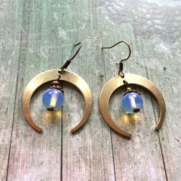 Pendientes colgantes Piedra lunar Luna creciente Latón Astronomía celestial Boho Hippies Joyería de brujas Regalo de mujer Novedad Declaración Moda