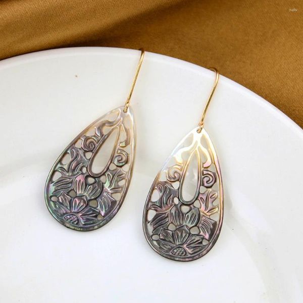 Boucles d'oreilles pendantes en coquillage noir naturel, fleur sculptée, longue larme, goutte d'eau, nacre, crochet fin, vadrouille, bijoux Paty pour Banquet