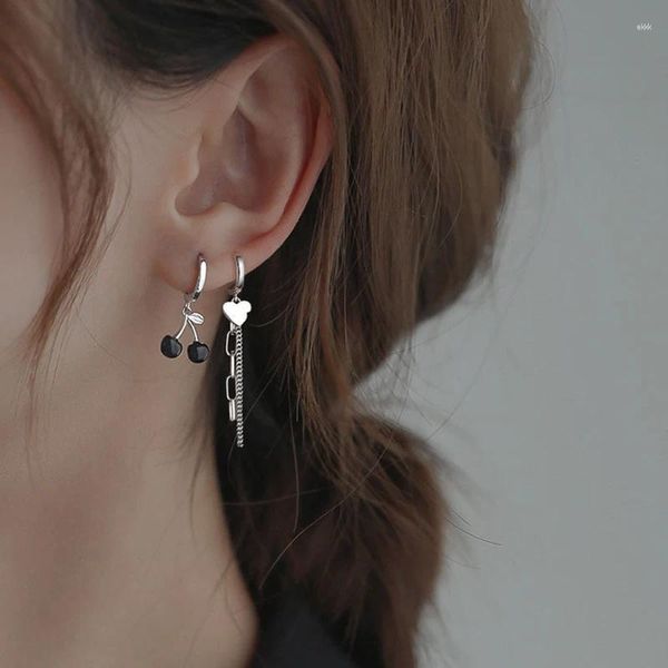 Boucles d'oreilles pendantes néo-gothique asymétrique avec chaînes plaquées argent en acier inoxydable cerise noir cerceaux boucle d'oreille pour femme bijoux de créateur