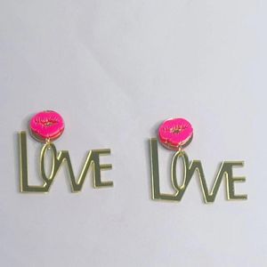 Boucles d'oreilles pendantes Sexy Hip Hop lèvres lettres creuses amour acrylique pour femmes filles fête boîte de nuit bijoux de mode créatifs