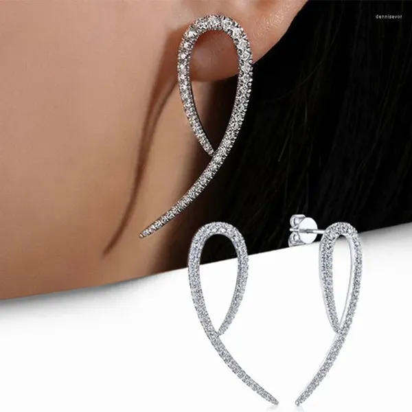 Boucles d'oreilles en peluche simple élégante longue pour la couleur argentée femelle blanc cubique zirconi brillant flash étalon femmes bijoux