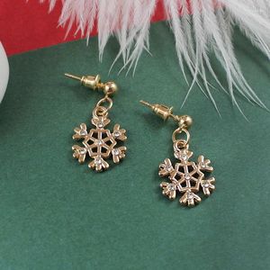 Boucles d'oreilles en pente petites et exquises minuscules cerfs attendants de Noël flocon de neige incrusté des filles de girl