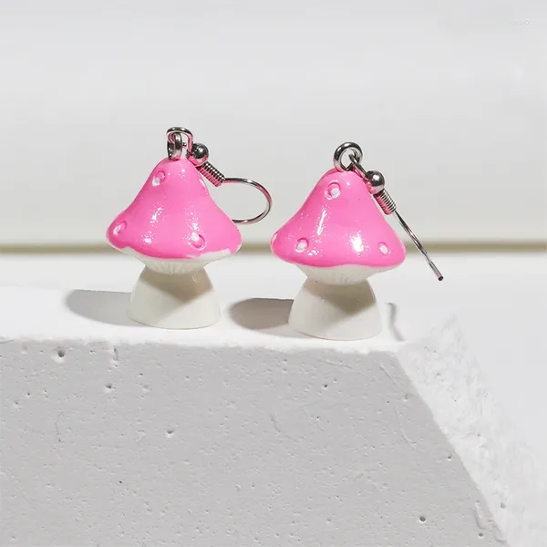 Pendientes colgantes pequeños y bonitos hongos para niña y mujer, aretes de resina Harajuku, accesorios, moda coreana, Navidad