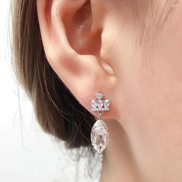 Boucles d'oreilles en peluche solide 14 carats d'or blanc AU585 Platine PT950 Femelle en forme de poire long pendentif avec tempérament