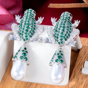 Boucles d'oreilles pendantes Soramoore à la mode brillant plein vert saut grenouille perle Zircon cubique pour les femmes mariage fiançailles bijoux