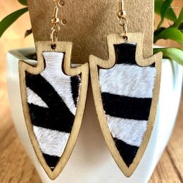 Boucles d'oreilles pendantes de sport en bois et cuir, bijoux en poils de cheval léopard, tendance, haute qualité, pour femmes, vacances