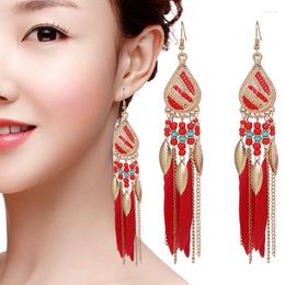Boucles d'oreilles pendantes élégantes pour femmes, pompons bohème, plumes, alliage ethnique, franges, embellissements d'oreilles, cadeau pour elle