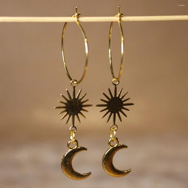 Boucles d'oreilles pendantes soleil et lune, bijoux bohème, astrologie, couleur or