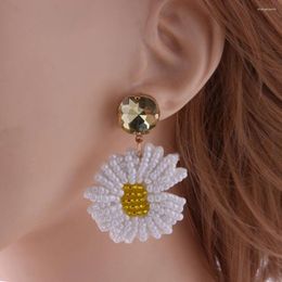 Pendientes colgantes girasol hermoso y elegante 2 colores chica encanto gota mujeres hecho a mano Margarita joyería Oorbellen