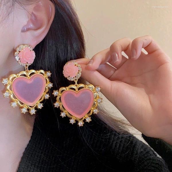 Boucles d'oreilles en pente douce acrylique rose violet coeur grand drop pour les femmes exagéré fleur cristal amour boucle d'oreille bouclée