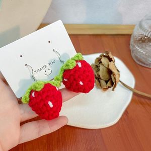 Boucles d'oreilles pendantes couleur douce fraise créative à la main tissé fruits pour femmes filles coton géométrique bijoux