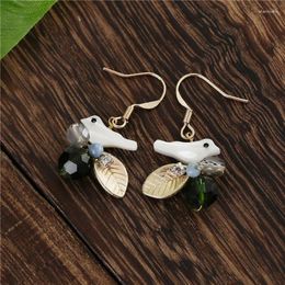 Boucles d'oreilles en peluche tdqueen pour femmes shell oiseau suspendu fashion brincos à la main à la main en cristal vert greille or bouteille d'oreille