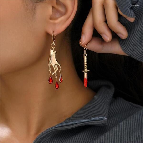 Boucles d'oreilles pendantes The Asymetric Gold Plated Lady Dagger Boho Red Bloody Alternative Esthétique Bijoux Cadeaux