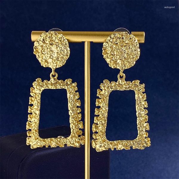 Pendientes colgantes versión superior escalera hueca colgante estilo gota Color dorado relieve diseño hipérbole grande para mujer joyería de moda