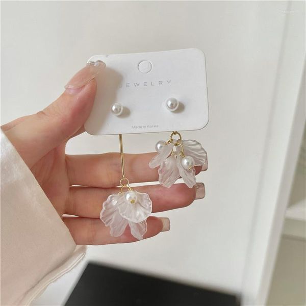 Boucles d'oreilles pendantes tendance asymétrique pétale pour femmes 2022 belle fille mignon fête bijoux coréen Vintage perle boucle d'oreille cadeau