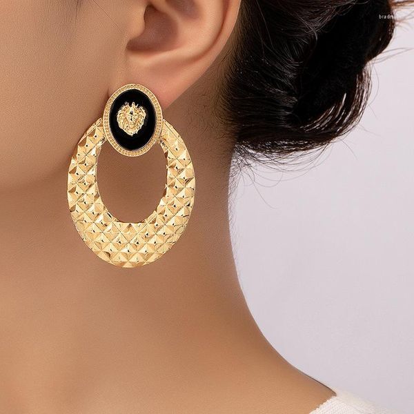 Pendientes colgantes de aro con cabeza de león para mujer, aretes llamativos Punk con textura de Color dorado, círculo grande, joyería de moda