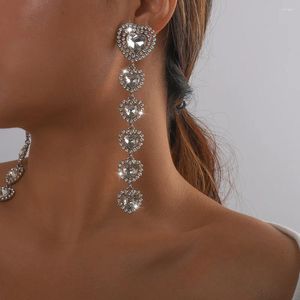 Boucles d'oreilles pendantes à la mode de luxe strass long gland pour les femmes tempérament élégant amour coeur pendentif oreille Stud bijoux de fête de mariage