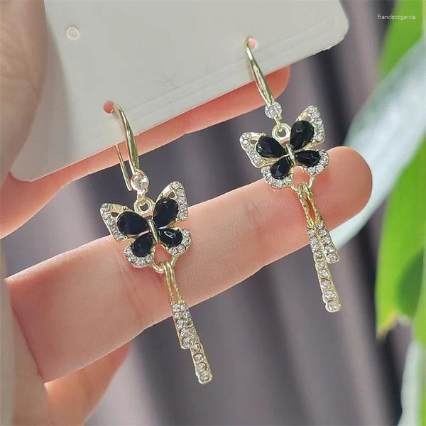 Boucles d'oreilles en peluche à la mode gouttes de papillons noirs pour femmes charme de tempérament long paille-feu à glace