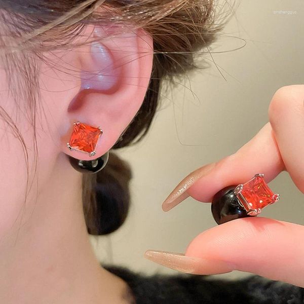 Boucles d'oreilles pendantes Vintage pour femmes, bijoux à la mode, perle noire, pierre rouge, Style de rue, couleur contrastée, Zircon Cz, simulé