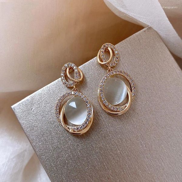 Pendientes colgantes Vintage gota de piedra lunar transparente para mujer Color dorado piedra ovalada cristal blanco joyería de compromiso de boda