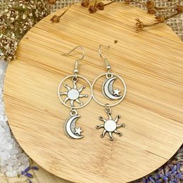 Dange oorbellen Vintage Creative Sun en Moon Star Dangly Pendant For Charm Fairy Woman Party Sieraden Gift Haar Boho -accessoires