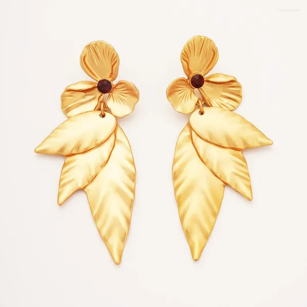 Pendientes de colgación Vintage para mujeres Gold Gold Aleación de zinc Declaración de flores Tarring Joyería de fiesta informal 2024 en Navidad