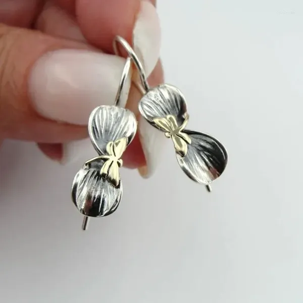 Pendientes colgantes Vintage Metal tallado libélula personalidad clásica Color plata flor para mujer Accesorios